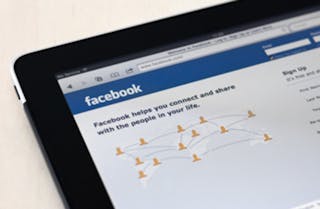 facebook-ipad-social-media.jpg