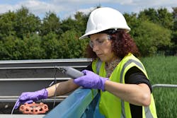 Content Dam Ww Online Articles 2018 07 Picture Shows Joana Manuel Silva Dias Testing At A Wastewater Treatment Plant Content Dam Ww Online Articles 2018 07 Picture Shows Joana Manuel Silva Dias Testing At A Wastewater Treatment Plant