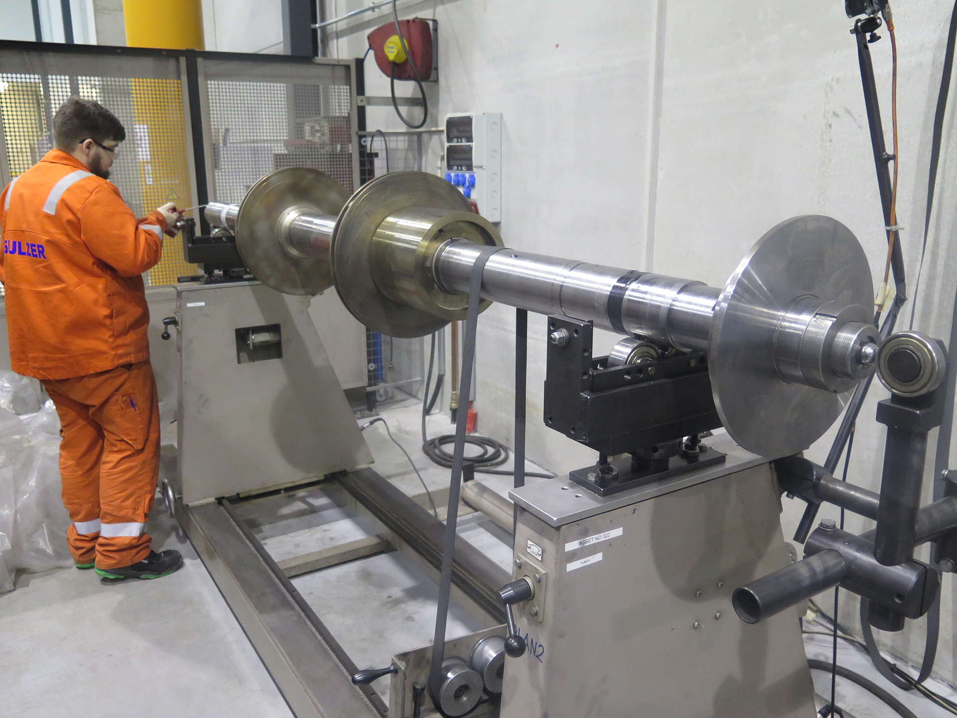 Setting up the de-staged rotor from the main pump for balancing before reassembly