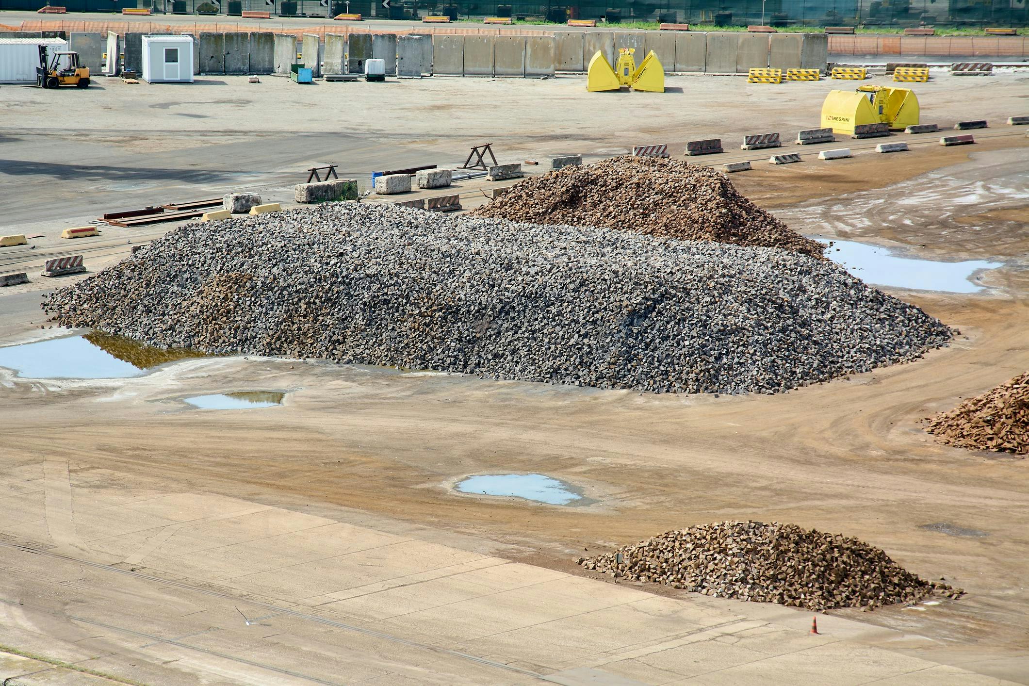 698b5d22c461977e5815657b Rare Earth Minerals Dreamstime