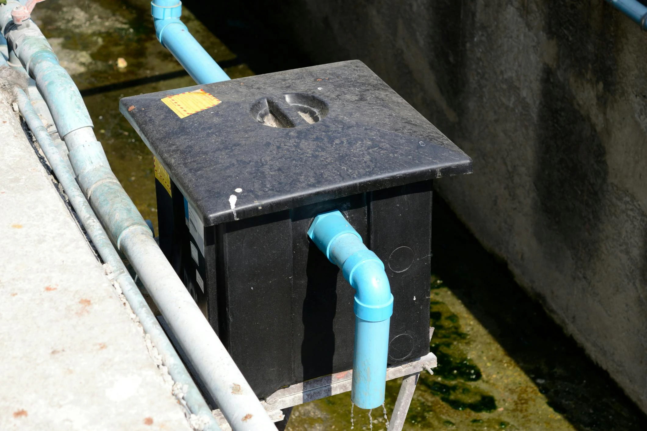 69b2e8dc4a316bbbbc122efa Resaurant Waste Trap